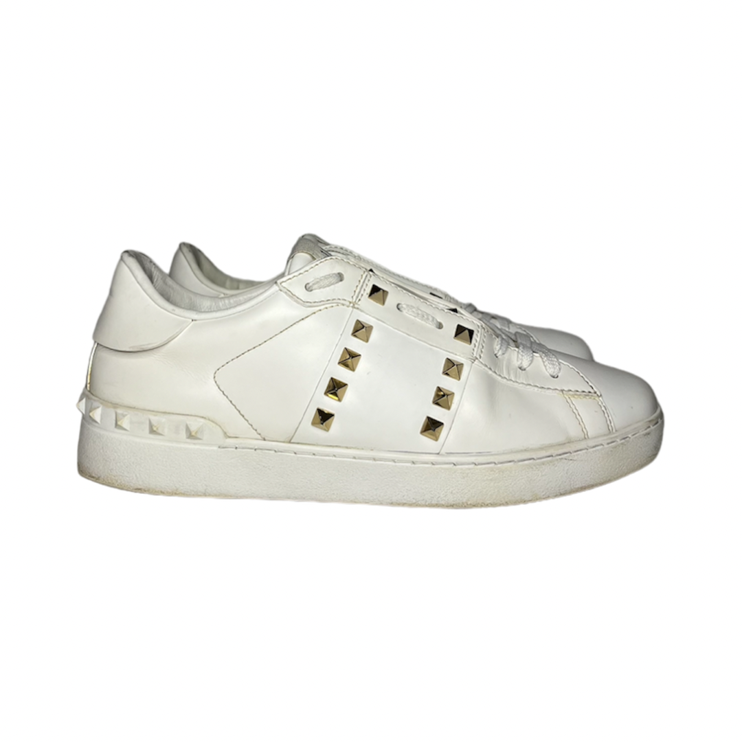 WOMEN’S VALENTINO WHITE ROCKSTUD SNEAKER / EU 39