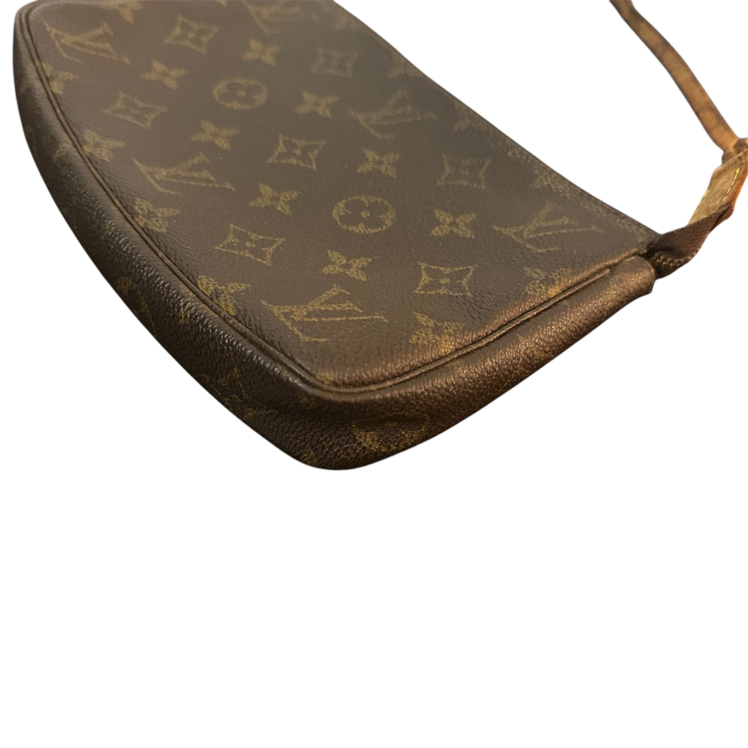 Louis Vuitton pochette pouch