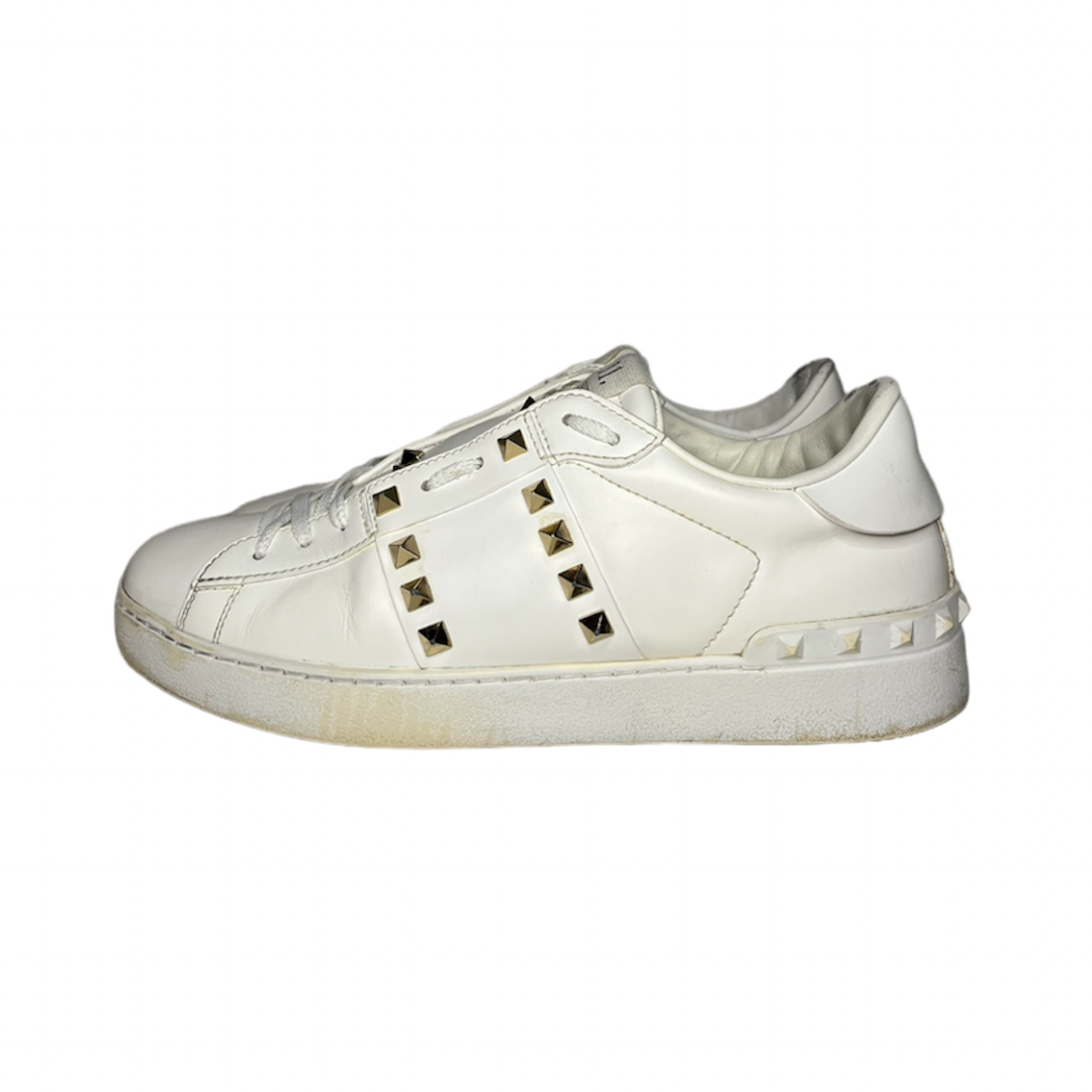 WOMEN’S VALENTINO WHITE ROCKSTUD SNEAKER / EU 39