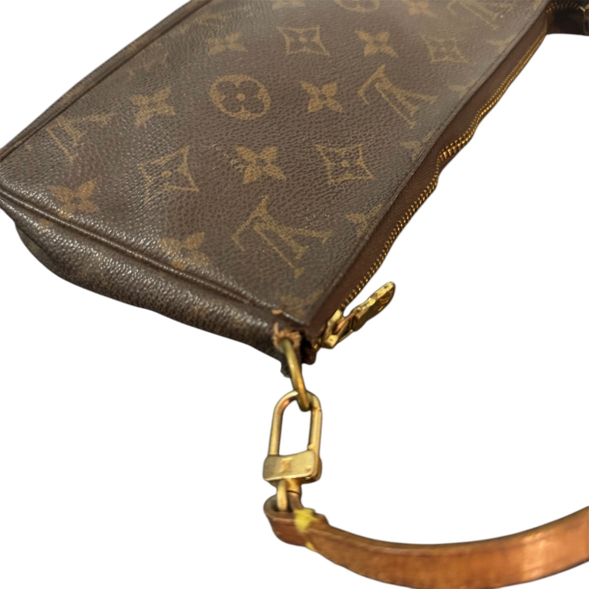 Louis Vuitton pochette pouch