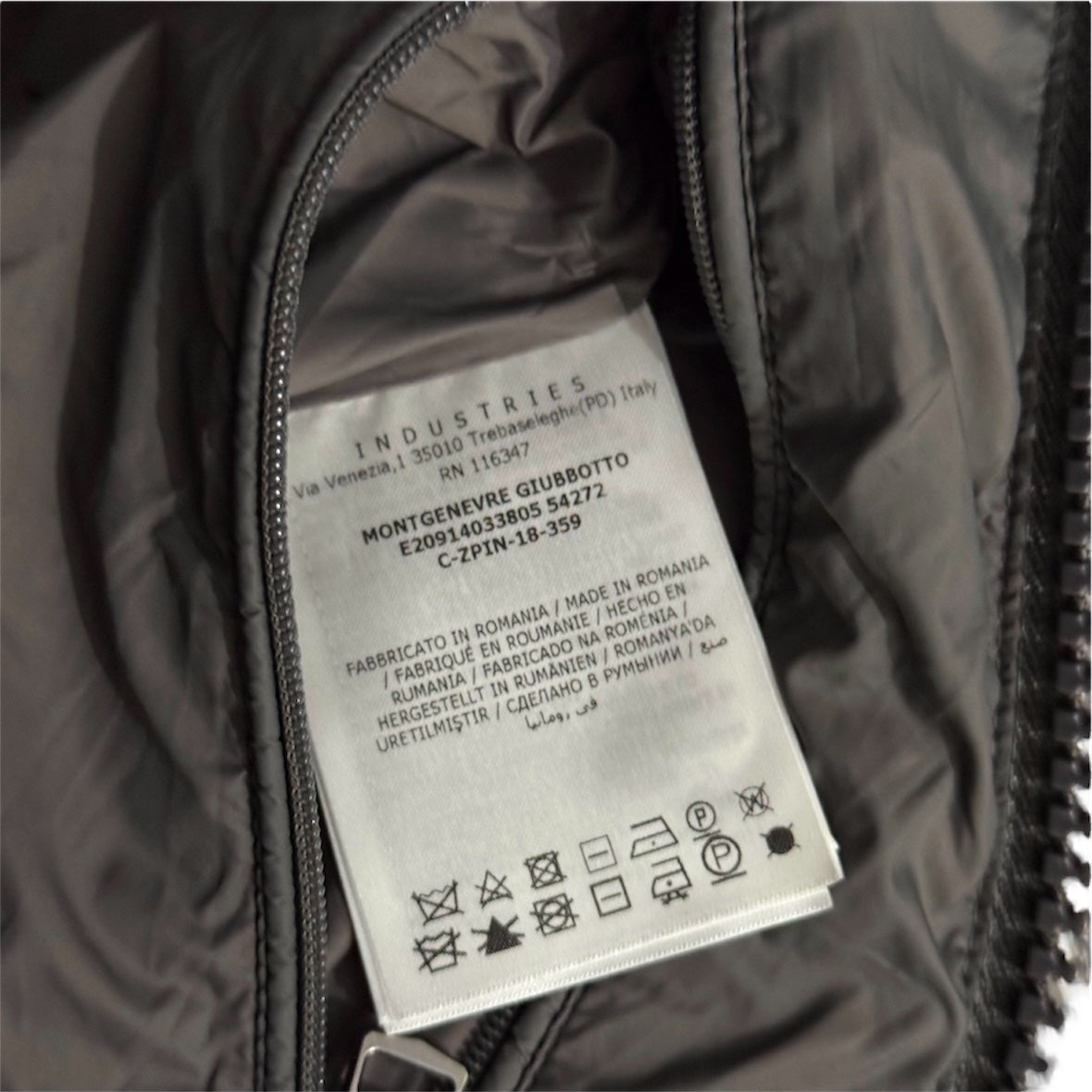 Moncler montgenevre jacket Size 5